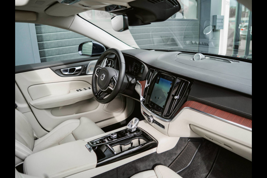 Volvo V60 2.0 T8 Twin Engine AWD Inscription Bower&Wilkins|Pano|Head-Up|Stoelverwarming|Crystal