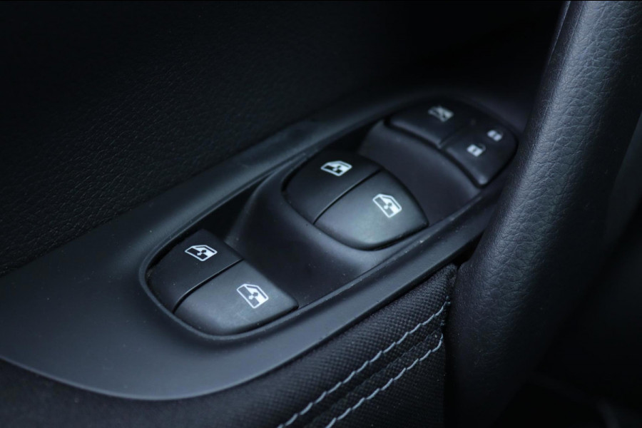 Nissan QASHQAI 1.2 Pano / Camera / Navigatie