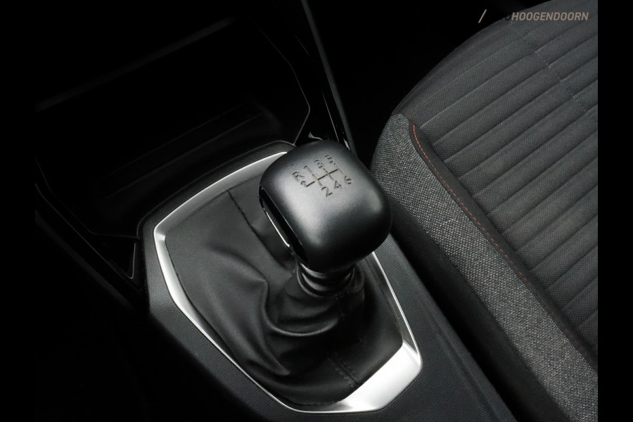 Peugeot 2008 1.2 PureTech Active Pack Sport (APPLE CARPLAY,CRUISE CONTROL,PARKEERSENSOREN,LM-VELGEN,LED VERLICHTING,TOPCONDITIE)
