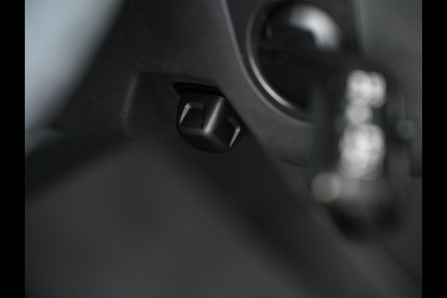 Audi A6 Avant 2.0 e-hybrid quattro 368pk S edition Competition |MMI interface update | Achteras besturing | Premium S-Seats | Trekhaak | B&O Sound | Head-Up | Soft-Close | Adaptive Cruise | Passagiers display | 5 jaar garantie | Luchtvering