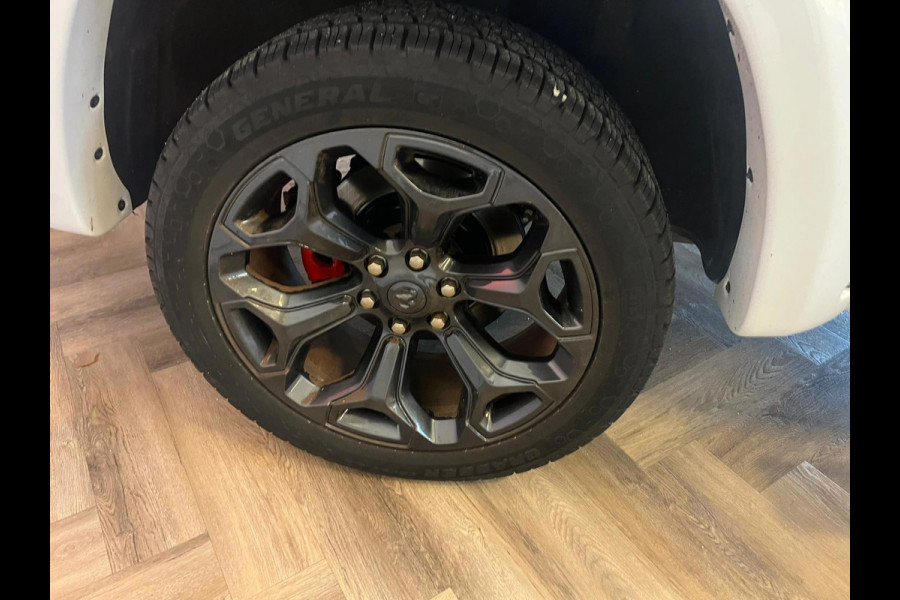 Dodge Ram 1500 5.7 V8 4x4 Crew Cab Limited|PANO|LUCHTVERING |INRUIL MOGELIJK