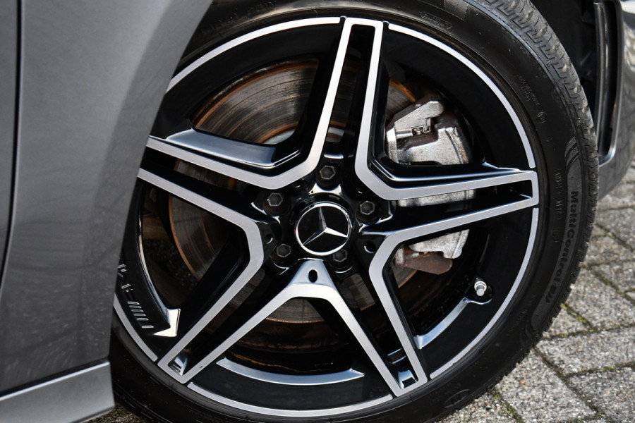 Mercedes-Benz A-Klasse 250 e AMG Pano Distronic Night Carplay Multibeam-LED