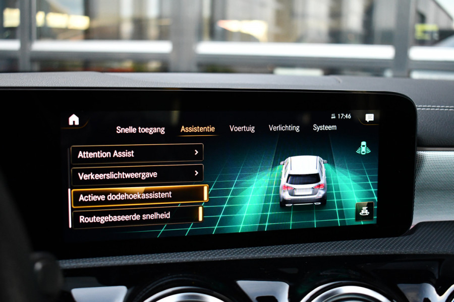 Mercedes-Benz A-Klasse 250 e AMG Pano Distronic Night Carplay Multibeam-LED