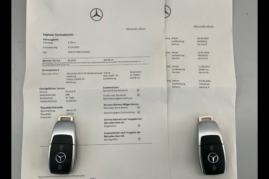 Mercedes-Benz A-Klasse 250 e AMG Pano Distronic Night Carplay Multibeam-LED