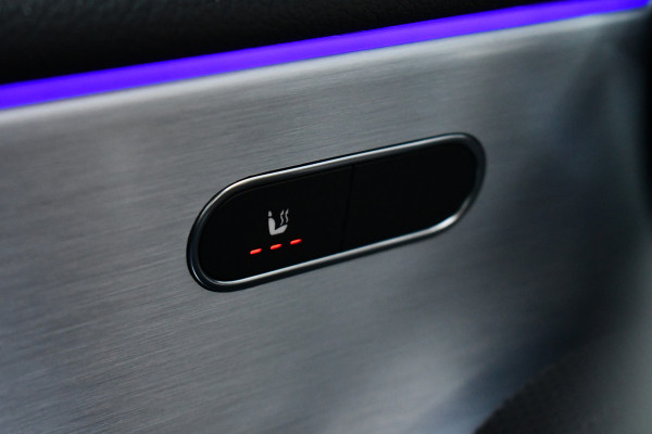 Mercedes-Benz A-Klasse 250 e AMG Pano Distronic Night Carplay Multibeam-LED