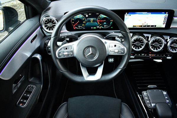 Mercedes-Benz A-Klasse 250 e AMG Pano Distronic Night Carplay Multibeam-LED