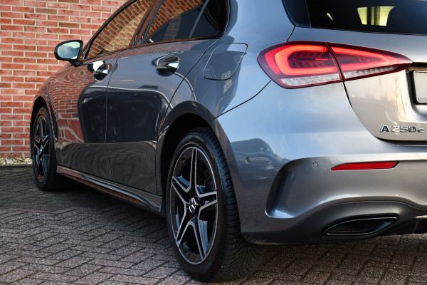 Mercedes-Benz A-Klasse 250 e AMG Pano Distronic Night Carplay Multibeam-LED