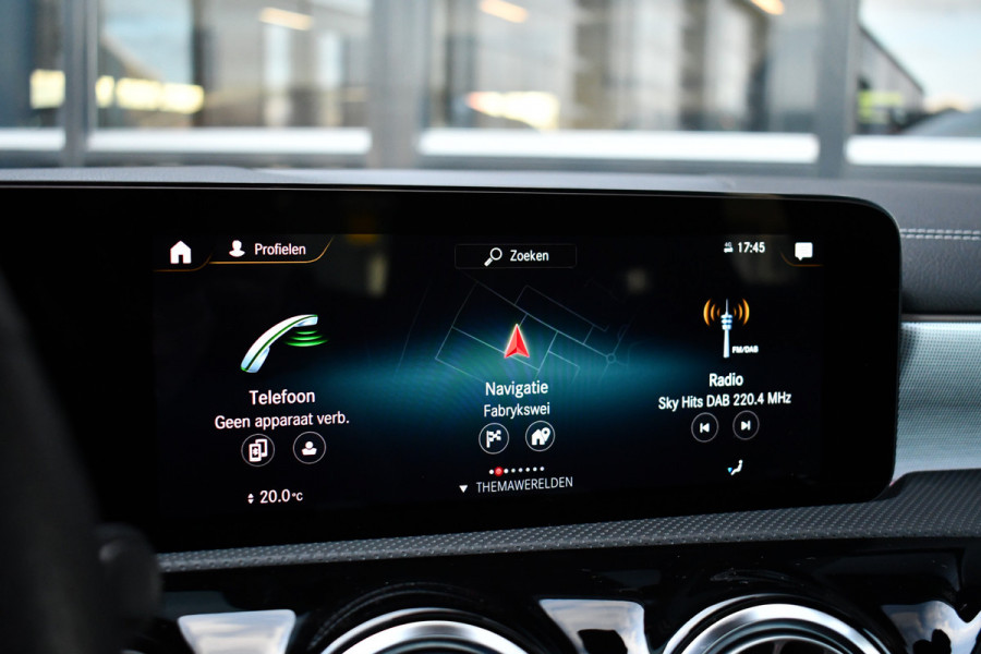 Mercedes-Benz A-Klasse 250 e AMG Pano Distronic Night Carplay Multibeam-LED