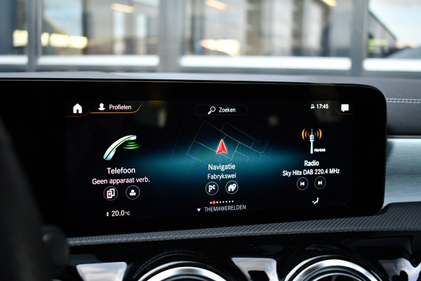 Mercedes-Benz A-Klasse 250 e AMG Pano Distronic Night Carplay Multibeam-LED