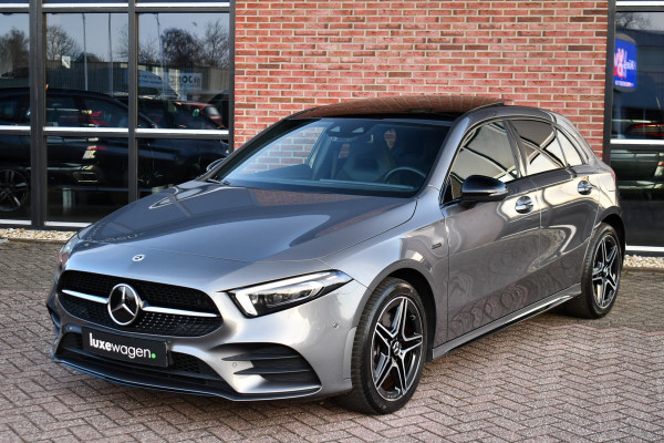 Mercedes-Benz A-Klasse 250 e AMG Pano Distronic Night Carplay Multibeam-LED