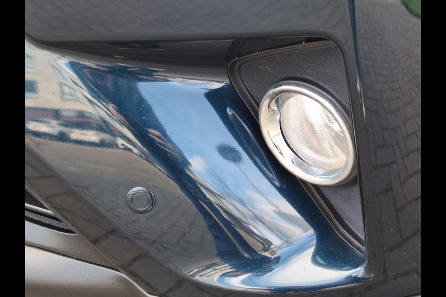 Toyota RAV4 2.5 Hybrid AWD Black Edition | Schuifdak, Treeplanken, Dodehoekherkenning, Keyless, Parkeersensoren, Elektrische achterklep