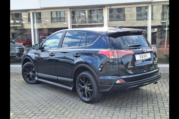 Toyota RAV4 2.5 Hybrid AWD Black Edition | Schuifdak, Treeplanken, Dodehoekherkenning, Keyless, Parkeersensoren, Elektrische achterklep
