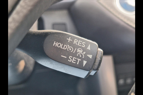 Toyota RAV4 2.5 Hybrid AWD Black Edition | Schuifdak, Treeplanken, Dodehoekherkenning, Keyless, Parkeersensoren, Elektrische achterklep