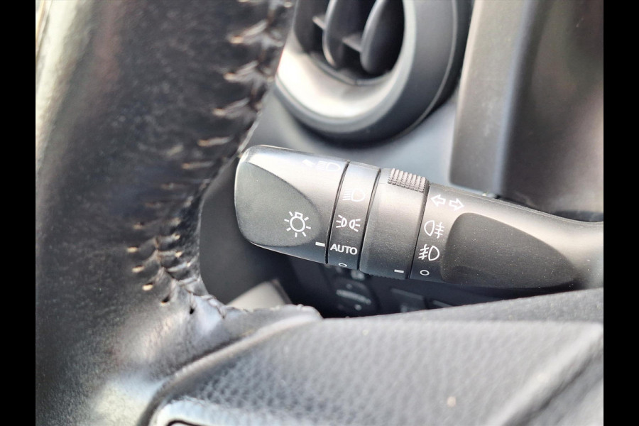 Toyota RAV4 2.5 Hybrid AWD Black Edition | Schuifdak, Treeplanken, Dodehoekherkenning, Keyless, Parkeersensoren, Elektrische achterklep