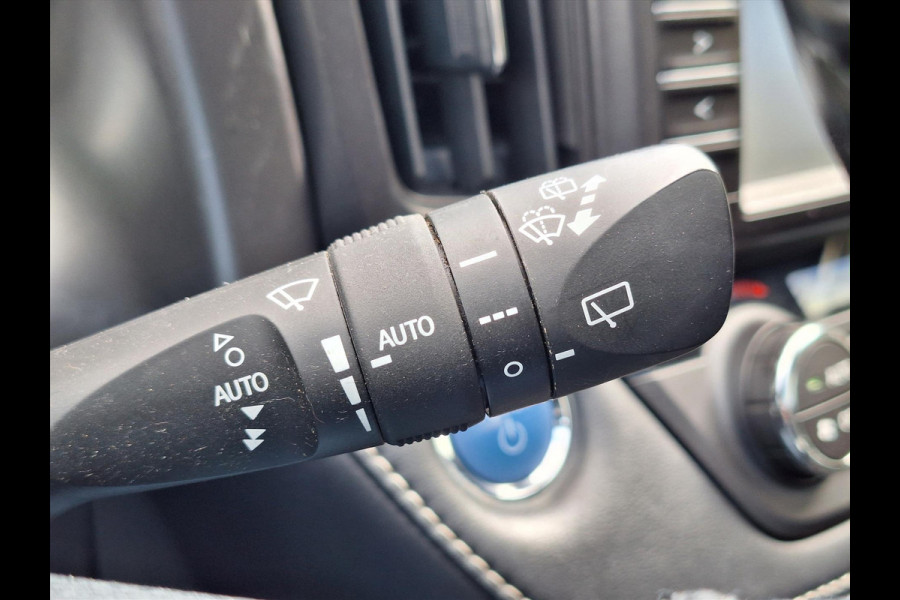Toyota RAV4 2.5 Hybrid AWD Black Edition | Schuifdak, Treeplanken, Dodehoekherkenning, Keyless, Parkeersensoren, Elektrische achterklep