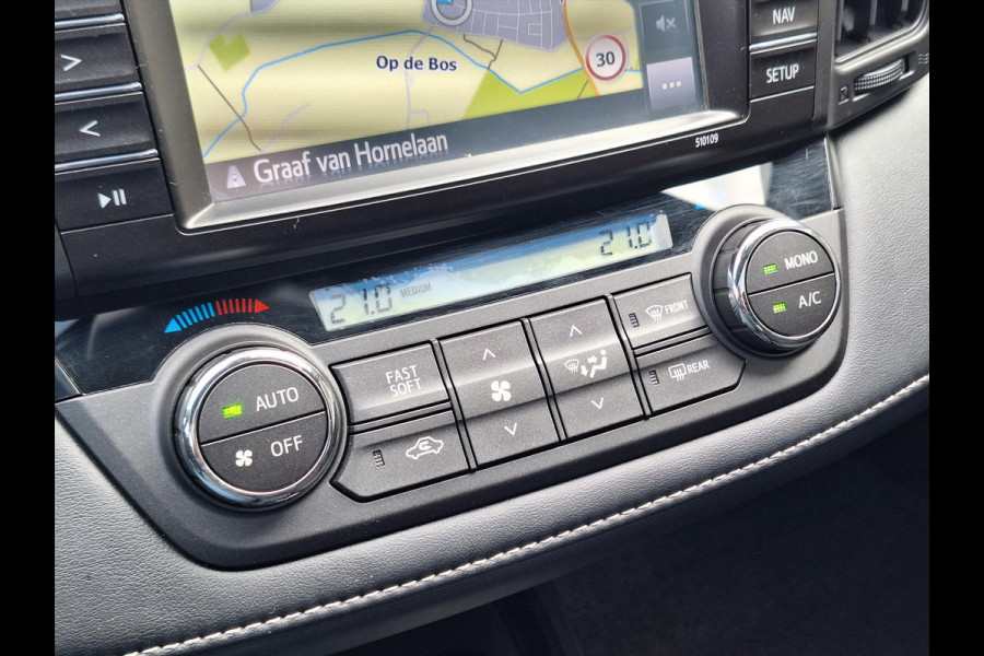 Toyota RAV4 2.5 Hybrid AWD Black Edition | Schuifdak, Treeplanken, Dodehoekherkenning, Keyless, Parkeersensoren, Elektrische achterklep