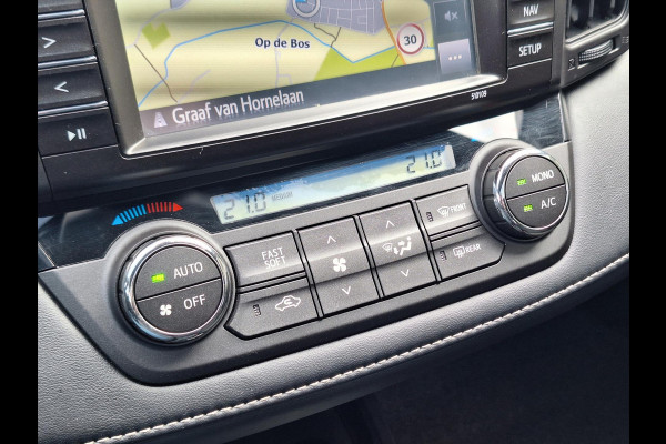 Toyota RAV4 2.5 Hybrid AWD Black Edition | Schuifdak, Treeplanken, Dodehoekherkenning, Keyless, Parkeersensoren, Elektrische achterklep