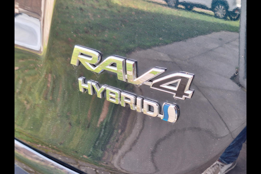 Toyota RAV4 2.5 Hybrid AWD Black Edition | Schuifdak, Treeplanken, Dodehoekherkenning, Keyless, Parkeersensoren, Elektrische achterklep