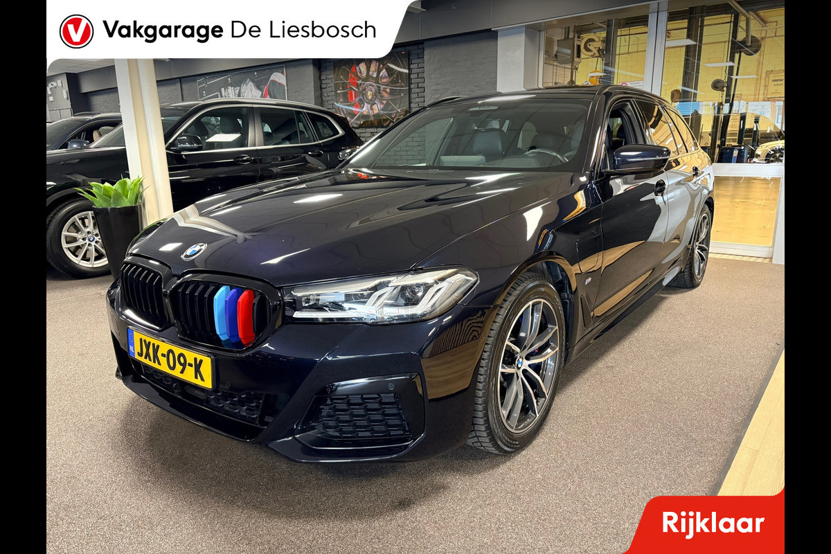 BMW 5 Serie Touring 530e xDrive High Executive M-sport / leer / pano / navi / head-up / Apple carplay