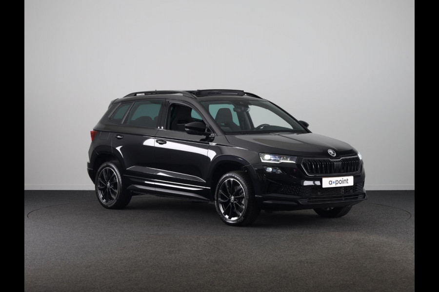 Škoda Karoq 1.5 TSI ACT Sportline Business 150 pk Automaat (DSG) | Verlengde garantie | Navigatie | Panoramadak | Parkeersensoren | Achteruitrijcamera | Stoelverwarming |
