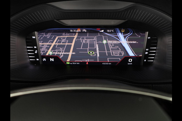 Škoda Karoq 1.5 TSI ACT Sportline Business 150 pk Automaat (DSG) | Verlengde garantie | Navigatie | Panoramadak | Parkeersensoren | Achteruitrijcamera | Stoelverwarming |