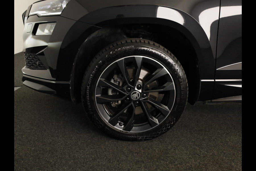 Škoda Karoq 1.5 TSI ACT Sportline Business 150 pk Automaat (DSG) | Verlengde garantie | Navigatie | Panoramadak | Parkeersensoren | Achteruitrijcamera | Stoelverwarming |
