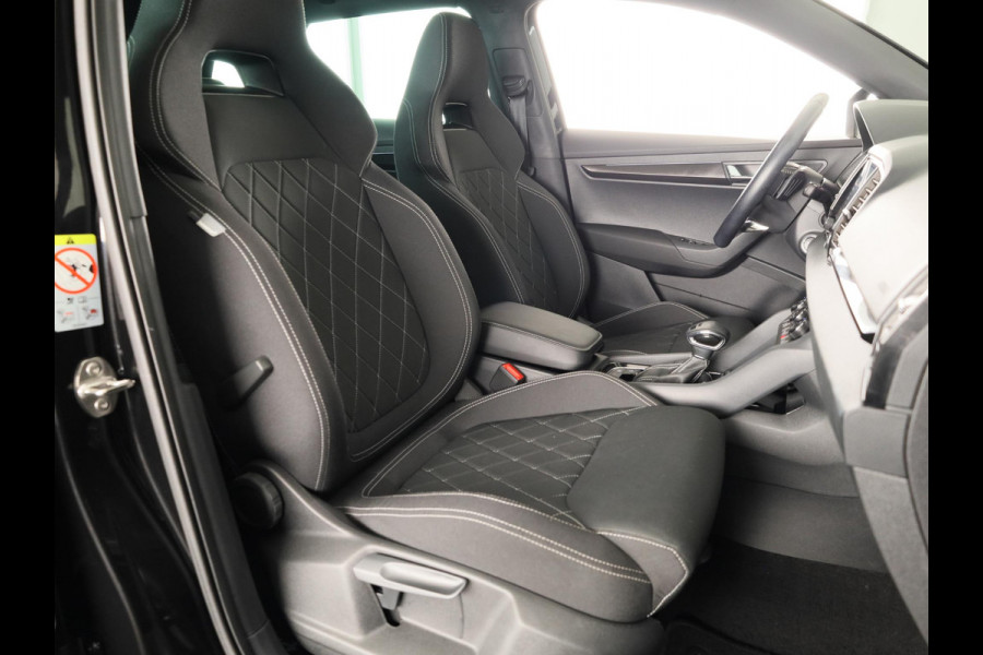 Škoda Karoq 1.5 TSI ACT Sportline Business 150 pk Automaat (DSG) | Verlengde garantie | Navigatie | Panoramadak | Parkeersensoren | Achteruitrijcamera | Stoelverwarming |