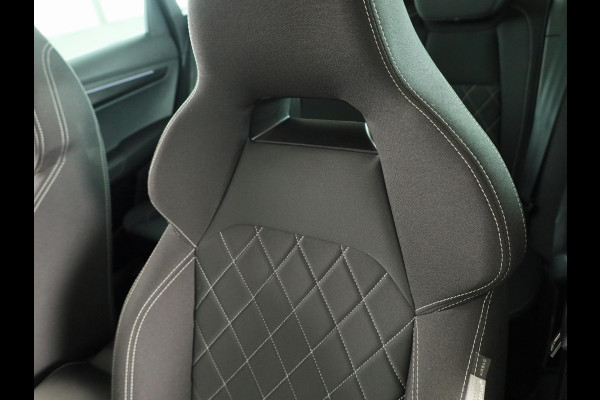 Škoda Karoq 1.5 TSI ACT Sportline Business 150 pk Automaat (DSG) | Verlengde garantie | Navigatie | Panoramadak | Parkeersensoren | Achteruitrijcamera | Stoelverwarming |