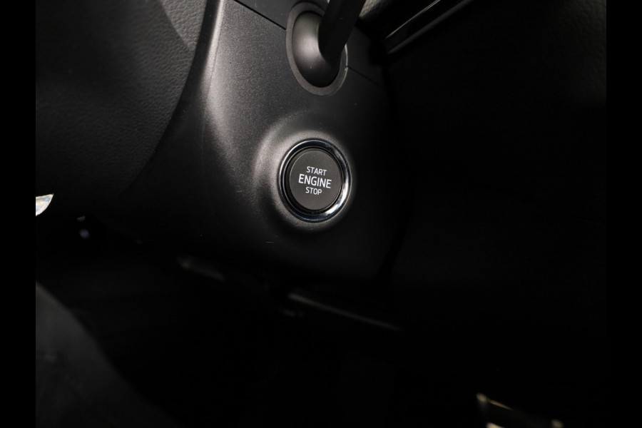 Škoda Karoq 1.5 TSI ACT Sportline Business 150 pk Automaat (DSG) | Verlengde garantie | Navigatie | Panoramadak | Parkeersensoren | Achteruitrijcamera | Stoelverwarming |