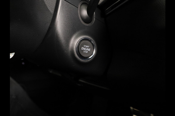 Škoda Karoq 1.5 TSI ACT Sportline Business 150 pk Automaat (DSG) | Verlengde garantie | Navigatie | Panoramadak | Parkeersensoren | Achteruitrijcamera | Stoelverwarming |