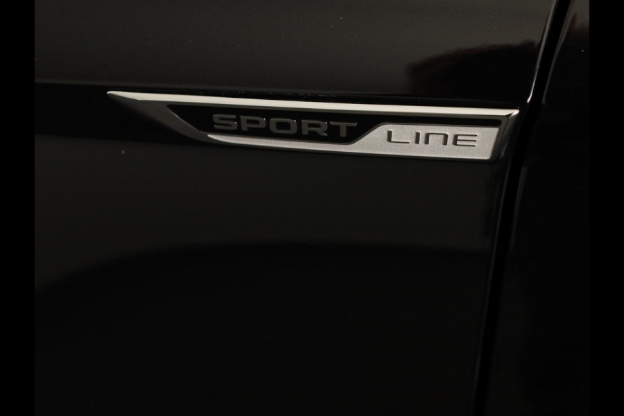 Škoda Karoq 1.5 TSI ACT Sportline Business 150 pk Automaat (DSG) | Verlengde garantie | Navigatie | Panoramadak | Parkeersensoren | Achteruitrijcamera | Stoelverwarming |