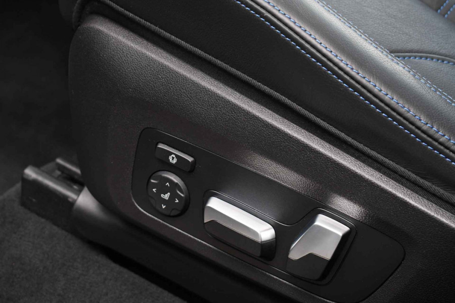 BMW X3 xDrive30e M-Sport Pano M-zetels Trekhaak HUD Laser 20inch