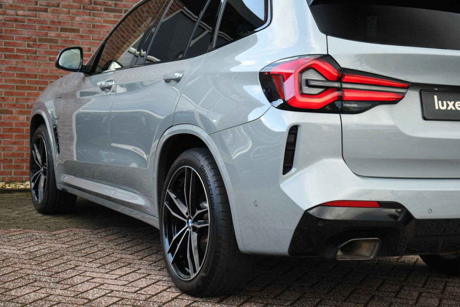 BMW X3 xDrive30e M-Sport Pano M-zetels Trekhaak HUD Laser 20inch