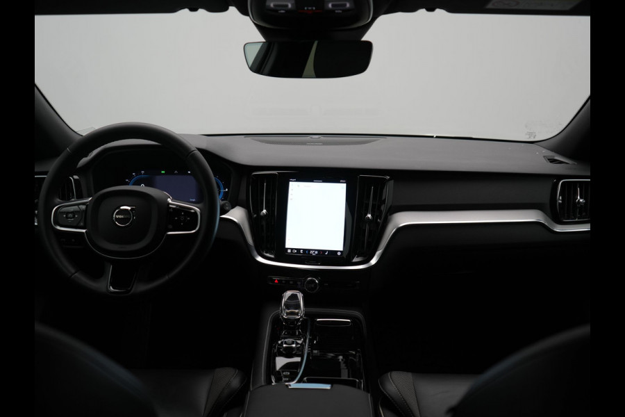 Volvo V60 T6 AWD Plus Dark LONG RANGE PHEV 350pk Dealer O.H. | Camera | Harman / Kardon | Lederen Sportstoelen Memory & Verwarmd | Google Assistent | Keyless | Stuur Verwarmd | Apple Carplay | Cruise Control | Virtual | DAB | Plug In Hybrid |