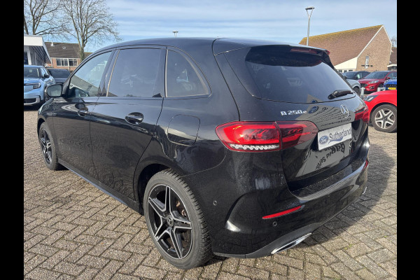 Mercedes-Benz B-Klasse 250 e AMG Line | SCI | Plug-in Hybride | PHEV | Stoelverwarming | Camera | Navigatiesysteem | getint warmtewerend glas