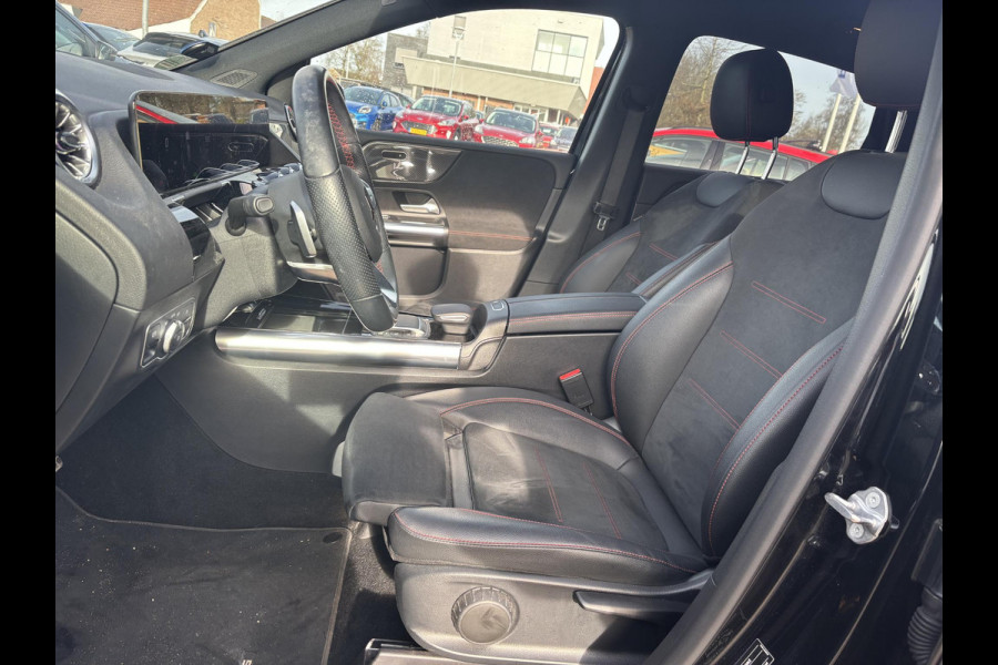 Mercedes-Benz B-Klasse 250 e AMG Line | SCI | Plug-in Hybride | PHEV | Stoelverwarming | Camera | Navigatiesysteem | getint warmtewerend glas