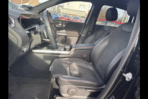 Mercedes-Benz B-Klasse 250 e AMG Line | SCI | Plug-in Hybride | PHEV | Stoelverwarming | Camera | Navigatiesysteem | getint warmtewerend glas