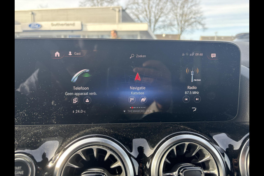 Mercedes-Benz B-Klasse 250 e AMG Line | SCI | Plug-in Hybride | PHEV | Stoelverwarming | Camera | Navigatiesysteem | getint warmtewerend glas
