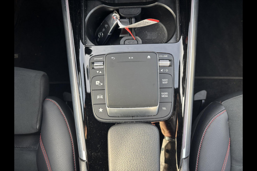 Mercedes-Benz B-Klasse 250 e AMG Line | SCI | Plug-in Hybride | PHEV | Stoelverwarming | Camera | Navigatiesysteem | getint warmtewerend glas