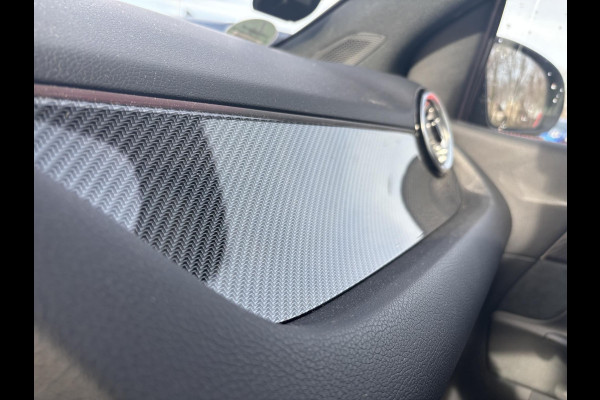 Mercedes-Benz B-Klasse 250 e AMG Line | SCI | Plug-in Hybride | PHEV | Stoelverwarming | Camera | Navigatiesysteem | getint warmtewerend glas