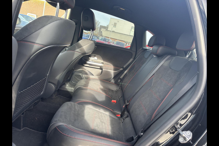 Mercedes-Benz B-Klasse 250 e AMG Line | SCI | Plug-in Hybride | PHEV | Stoelverwarming | Camera | Navigatiesysteem | getint warmtewerend glas