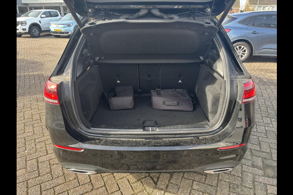Mercedes-Benz B-Klasse 250 e AMG Line | SCI | Plug-in Hybride | PHEV | Stoelverwarming | Camera | Navigatiesysteem | getint warmtewerend glas