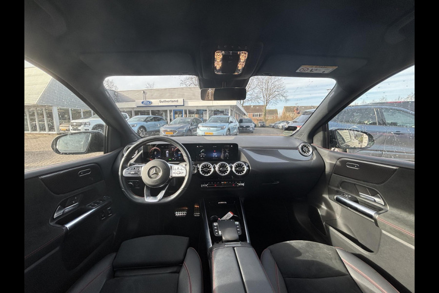Mercedes-Benz B-Klasse 250 e AMG Line | SCI | Plug-in Hybride | PHEV | Stoelverwarming | Camera | Navigatiesysteem | getint warmtewerend glas