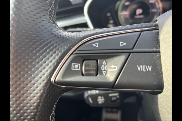 Audi Q3 Sportback 45 TFSI e S Edition | Trekhaak | Stoelverwarming | Achteruitrijcamera  | Sportstoelen