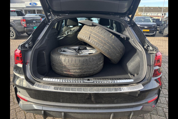 Audi Q3 Sportback 45 TFSI e S Edition | Trekhaak | Stoelverwarming | Achteruitrijcamera  | Sportstoelen