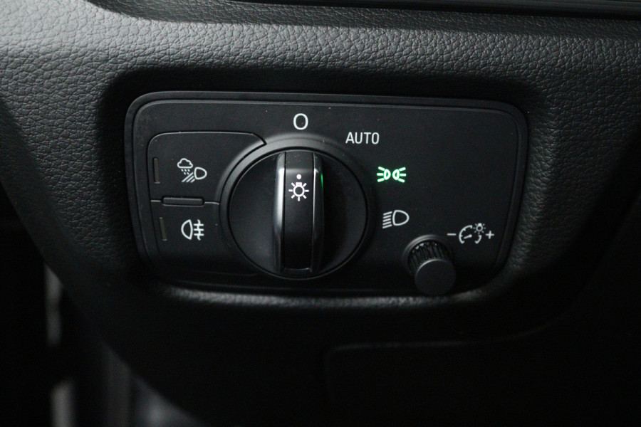 Audi A3 Sportback 1.5 TFSI CoD Design Pro Line Plus (CARPLAY NAVIGATIE, PARKEERSENSOREN, STOELVERWARMING, GOED ONDERHOUDEN)