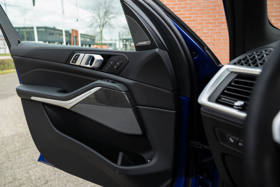 BMW X5 xDrive50e M-Sport Pro M-Seats Sky Individual Lack