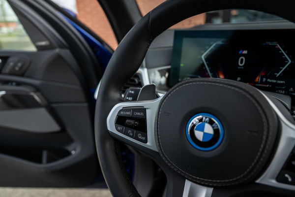 BMW X5 xDrive50e M-Sport Pro M-Seats Sky Individual Lack