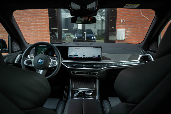 BMW X5 xDrive50e M-Sport Pro M-Seats Sky Individual Lack