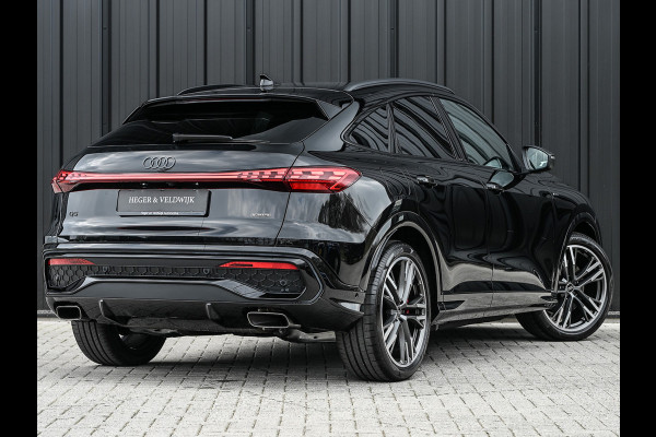 Audi Q5 Sportback 2.0 TFSI e-hybrid quattro S edition Competition | Luchtvering | S-Seats | Panorama dak | Trekhaak | Digital Oled | Adaptive Cruise | Tech Plus | 360 Camera | Memory | Ambiance interieur